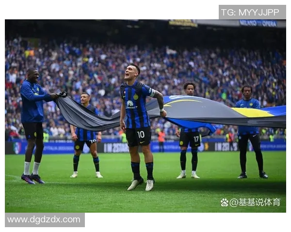 足球巨星对视镜头瞬间定格展现无言默契与比赛激情